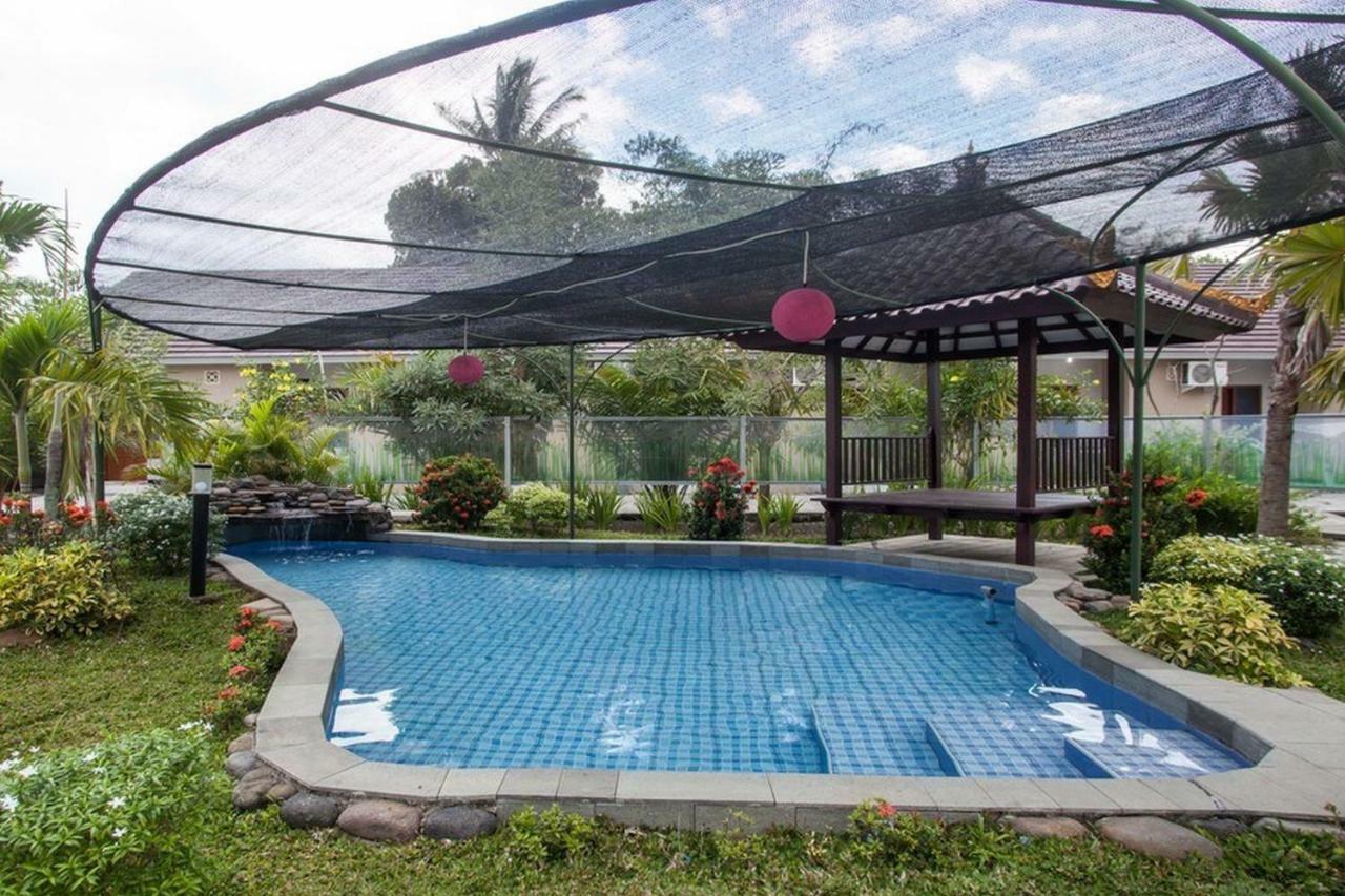 Reddoorz Syariah Plus Near Banyuwangi Airport Exterior foto